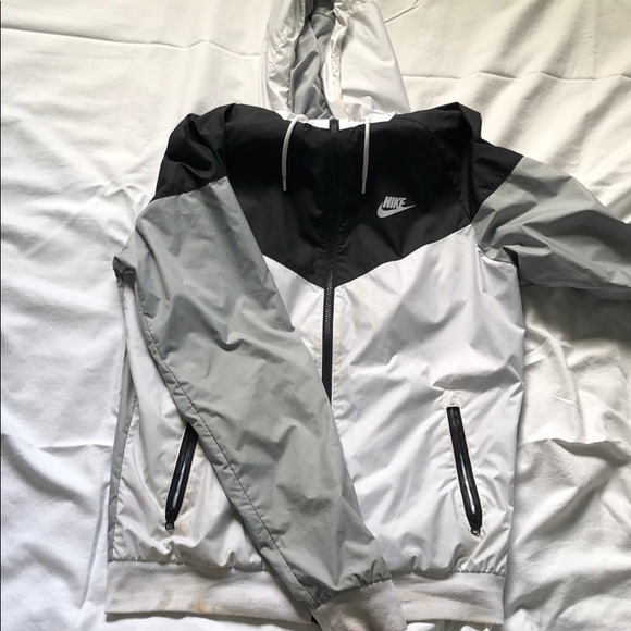 used nike windbreaker